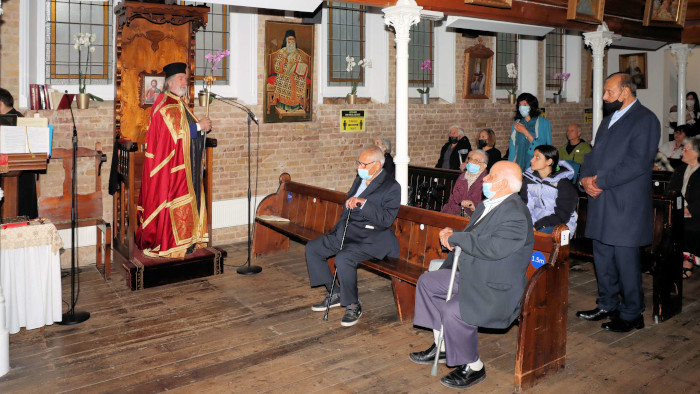 Χοροστασία του Αρχιεπισκόπου Θυατείρων στον Άγιο Αντώνιο Λονδίνου