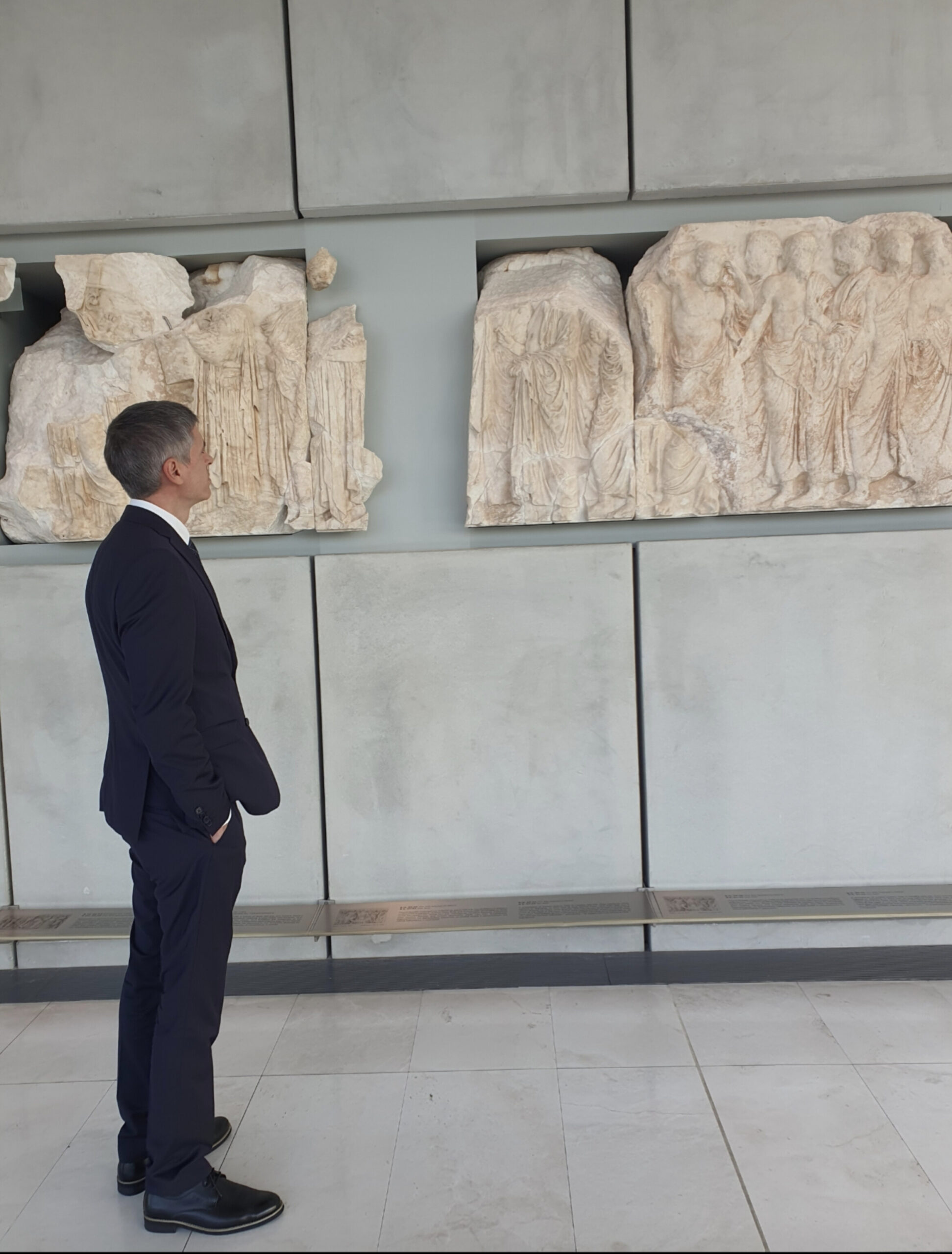 Austrian Committee and the two Parthenon fragments from the Kunsthistorisches Museum in Vienna
